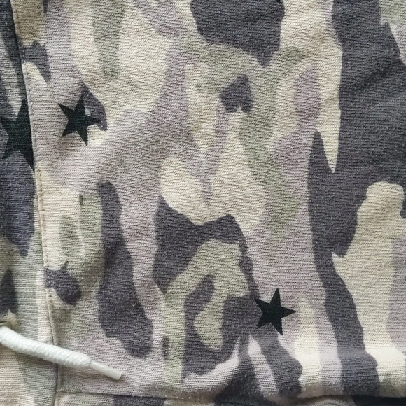 MONROW Camo and Star Print Joggers - Women's Small - Picture 4 of 6